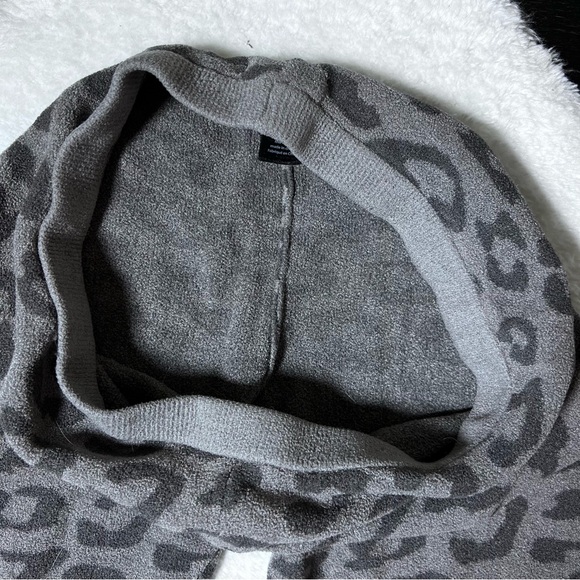 Barefoot Dreams CozyChic Ultra Lite Leopard Leggings in Medium Graphite Gray - Picture 6 of 14